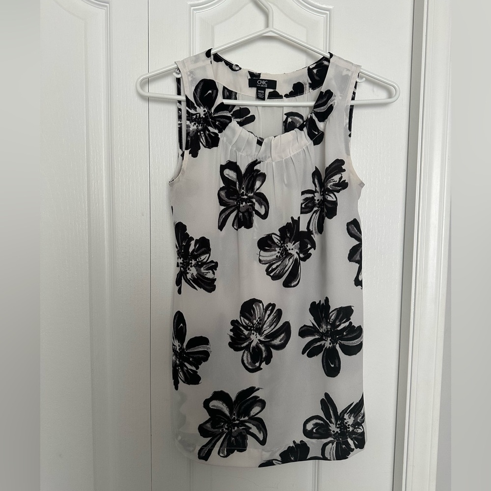 Jacob Black and White Floral sleeveless blouse in size XS